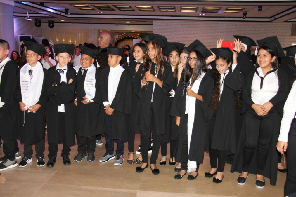 بالصور: مدرسة حسن عرفة الابتدائية في يافا تحتفل بتخريج فوجها الـ61 